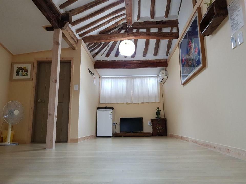 ג'אונג'ו Hanok Story Guesthouse מראה חיצוני תמונה